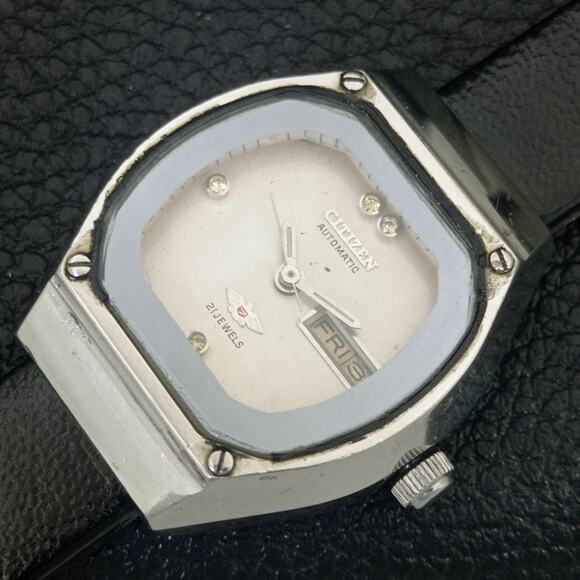 Vintage 1978 Citizen Automatic Womans Silver Watch W/daydate & White accents main image 10
